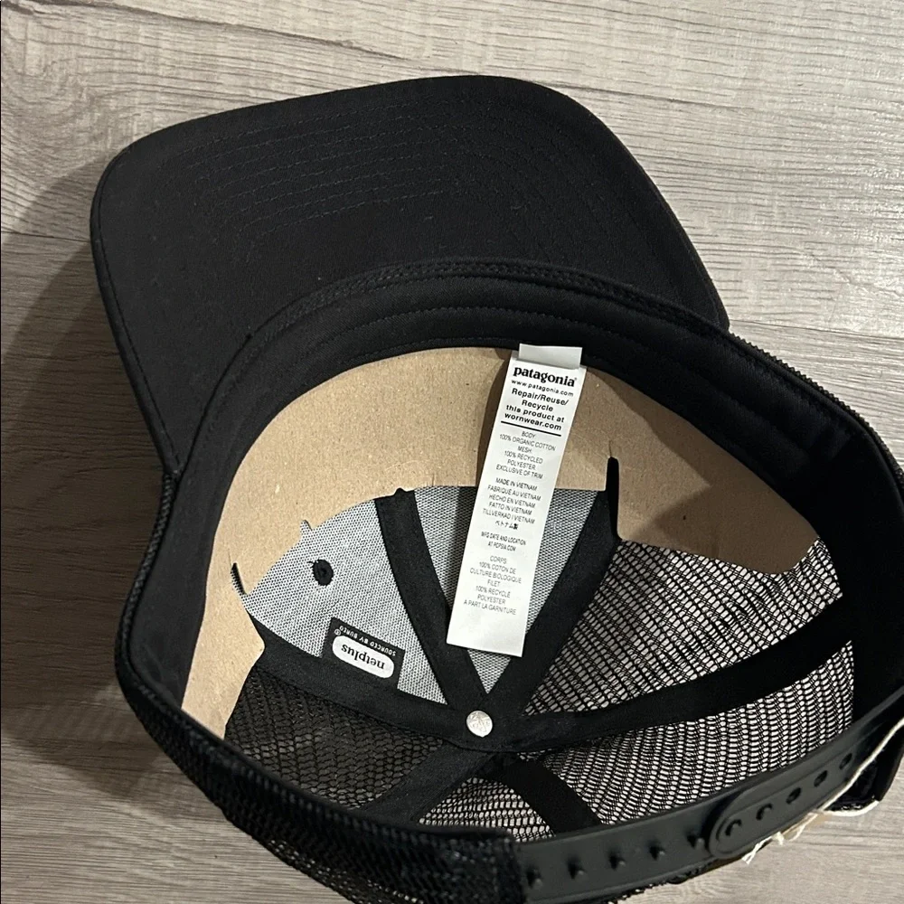 PATAGONIA | Men’s P-6 Logo Trucker Hat
